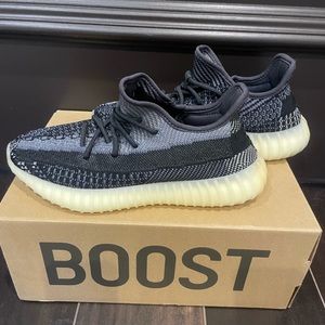 Yeezy Boost 350 v2 size 7